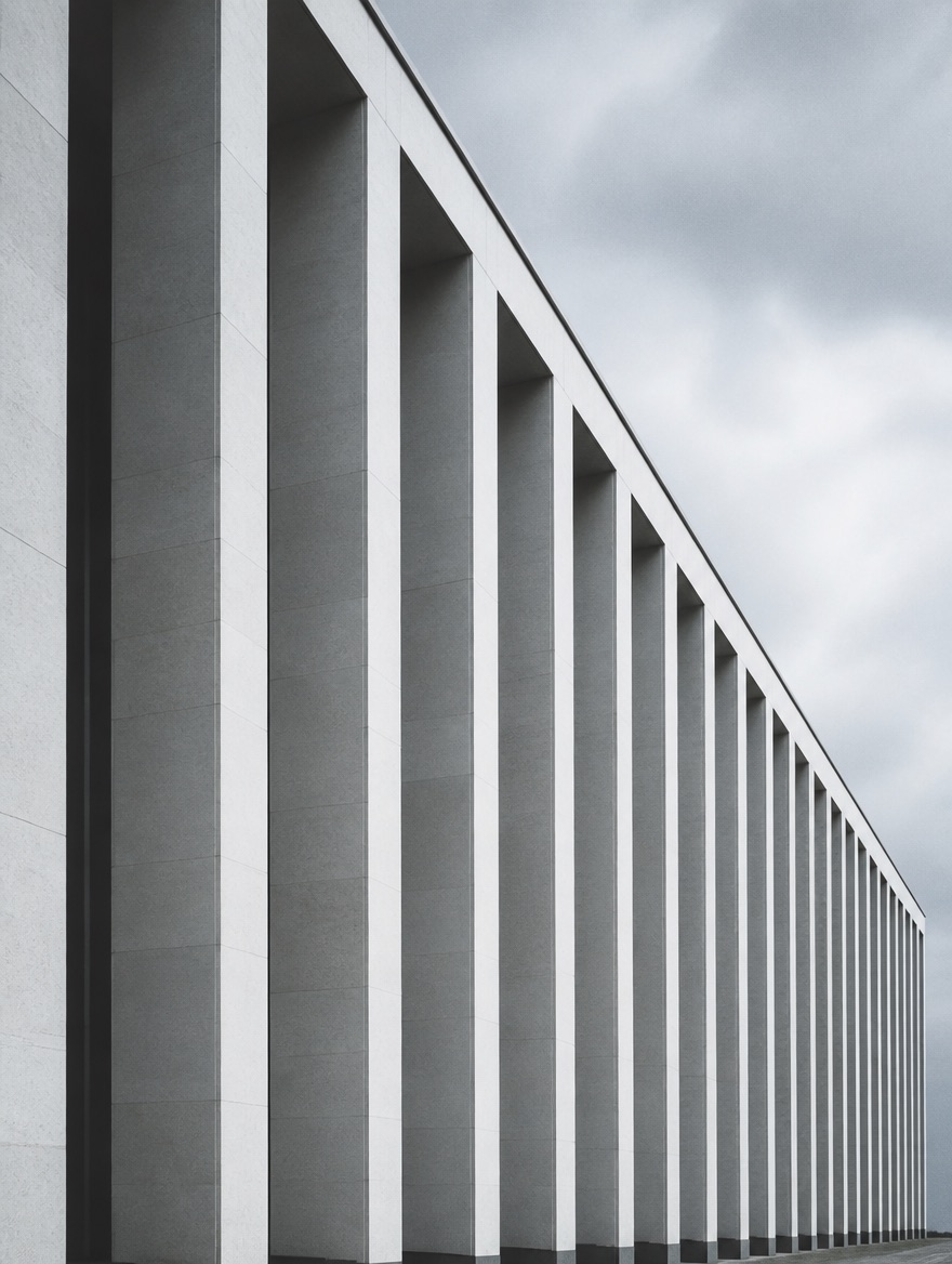Colunata modernista institucional